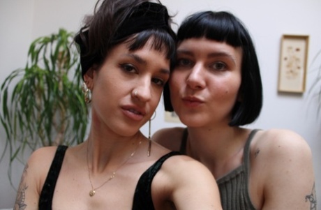 lesbica con i capelli corti miglior hd foto