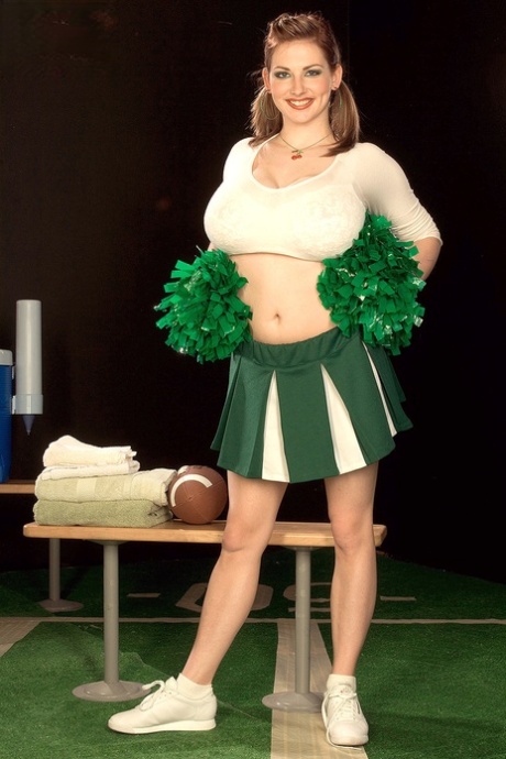 pom-pom girl aux gros seins érotique parfait galeries