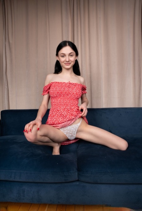 éjaculation asiatique dans la bouche haut érotique des photos