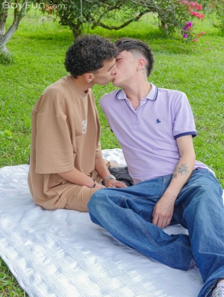 gay maigre belle qualité archive