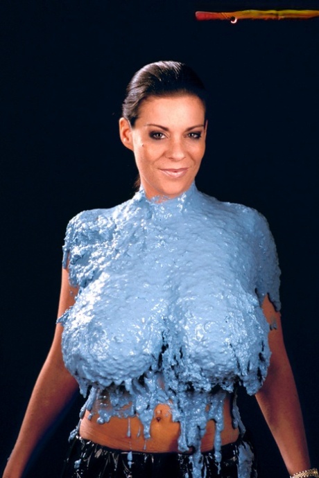 seins bonnet F chaud de haute qualité galeries