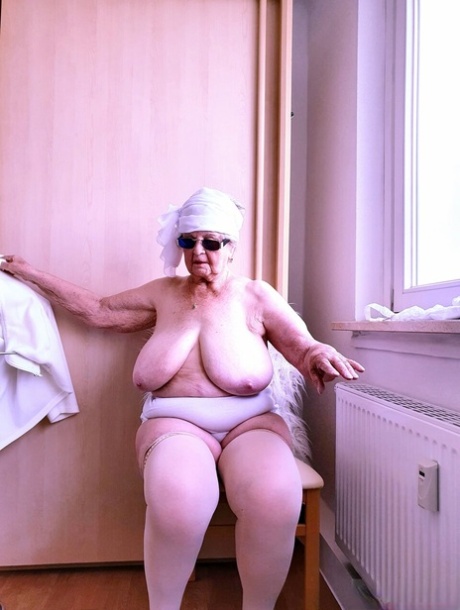 nonna con grandi tette caldo sexy fotografie